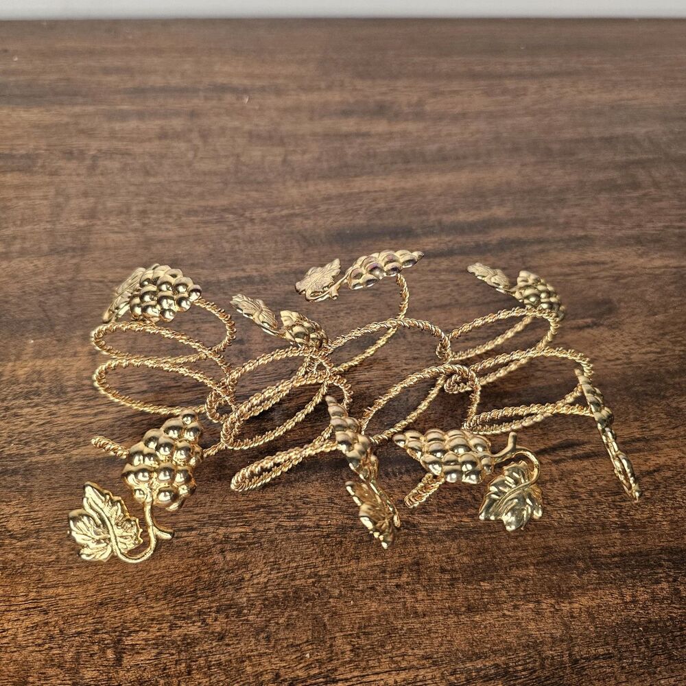 Set of 4 Tuscan Gold Tone Grape Cluster On Vine Napkin Holder Rings